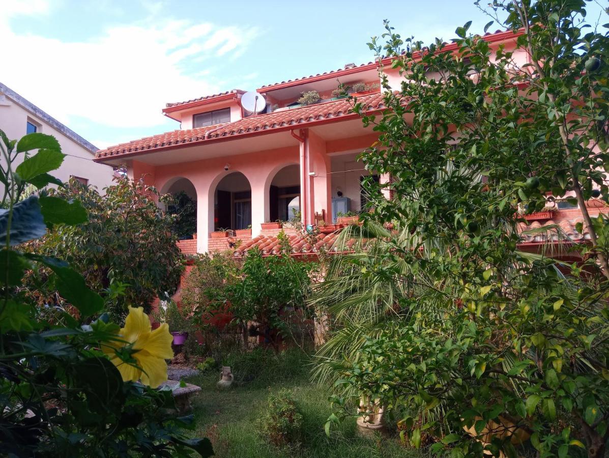 Villa Corrias Siliqua Экстерьер фото